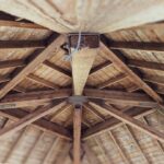 Teto De Madeira Marrom Com Lampada X6VJc0wlsfY