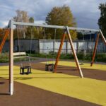 Balanco Vazio No Parquinho Em Um Dia Nublado bcm97bUWss4